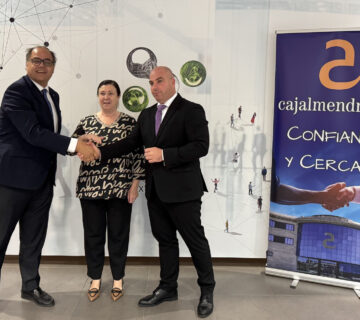 58feval y cajaalmendralejo firman 360x320