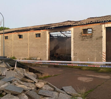 59incendio almacen 360x320