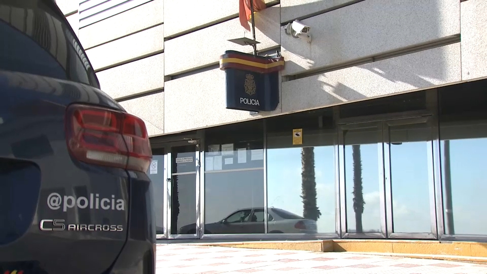 Web robo simulado abril 2026